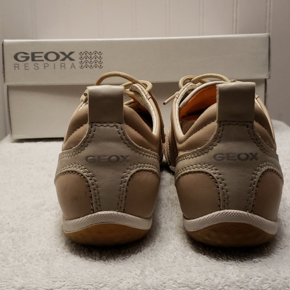 Geox Respira Vega leather & suede sneaker, taupe 7 - Picture 4 of 12